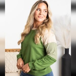 Staccato Green Pullover